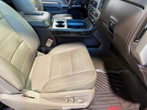 Used 2016 GMC Sierra 2500 Denali w/ Duramax Plus Package AWD/4WD image 32