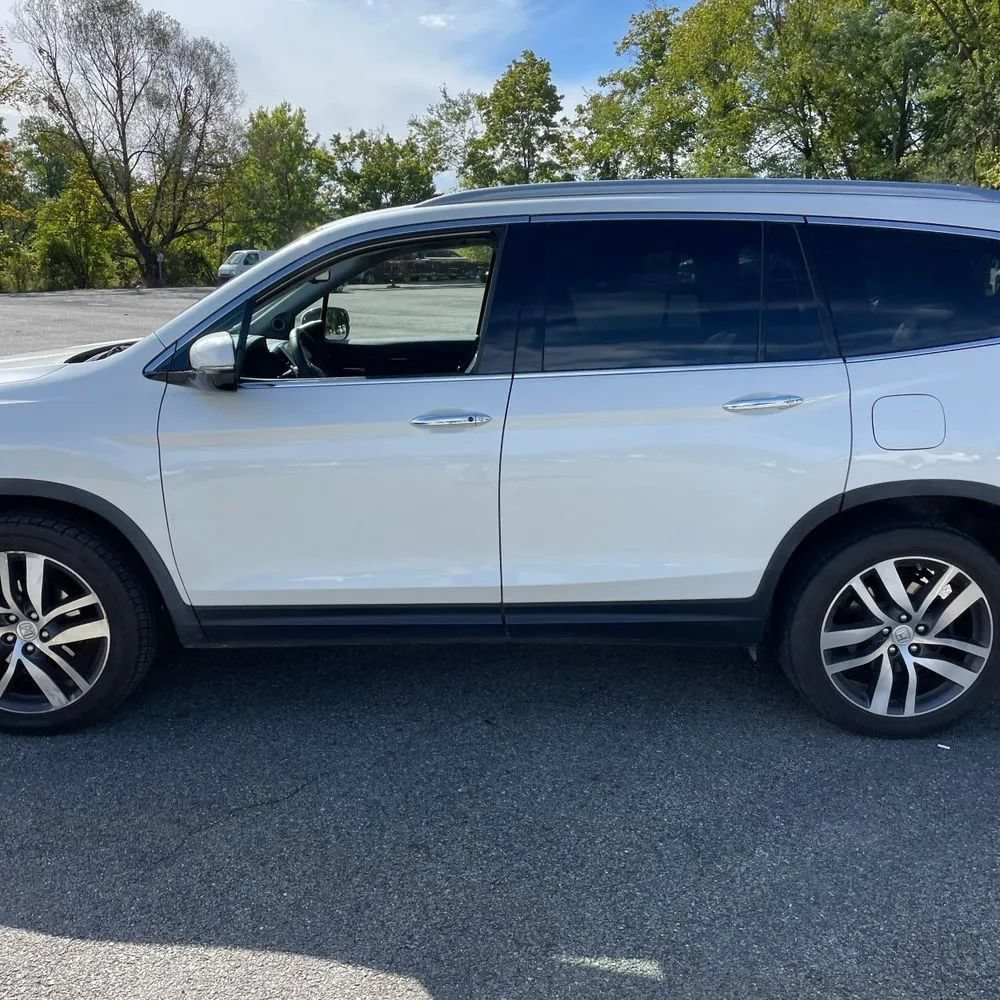 Used 2017 Honda Pilot Elite image 4