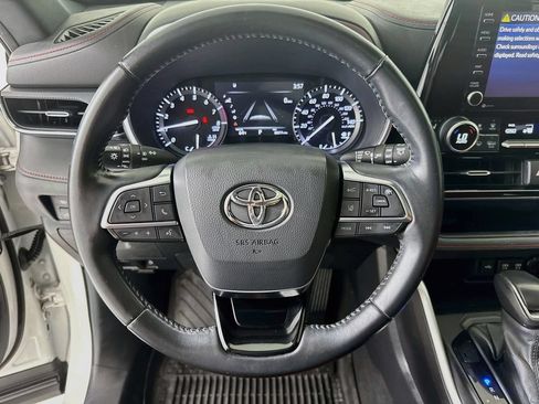 Used 2021 Toyota Highlander XSE AWD/4WD image 13