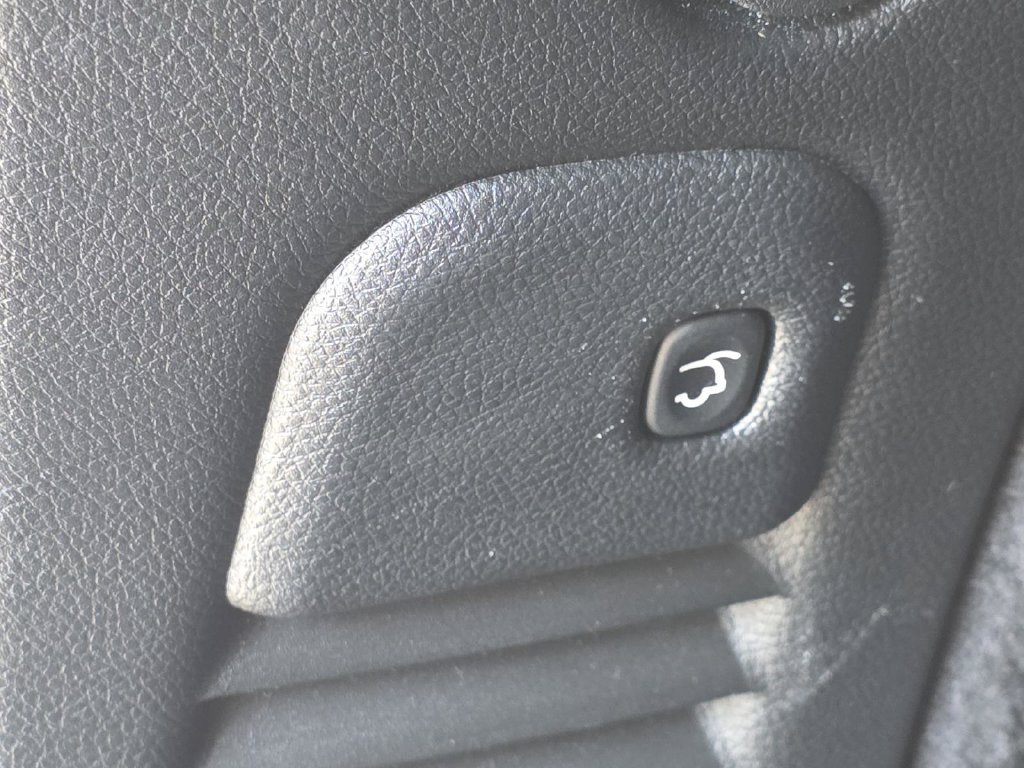 Used 2021 Dodge Durango SXT AWD/4WD image 11