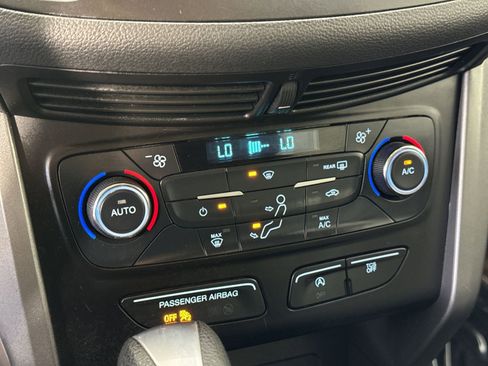 Used 2017 Ford Escape SE image 8