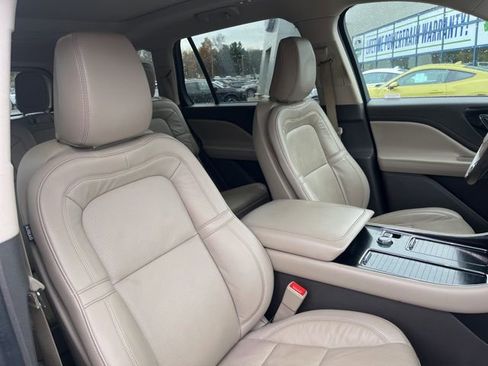 Used 2023 Lincoln Aviator Reserve w/ Equipment Group 201A image 16