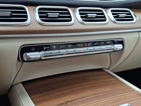 Certified 2024 Mercedes-Benz GLS 450 4MATIC image 18
