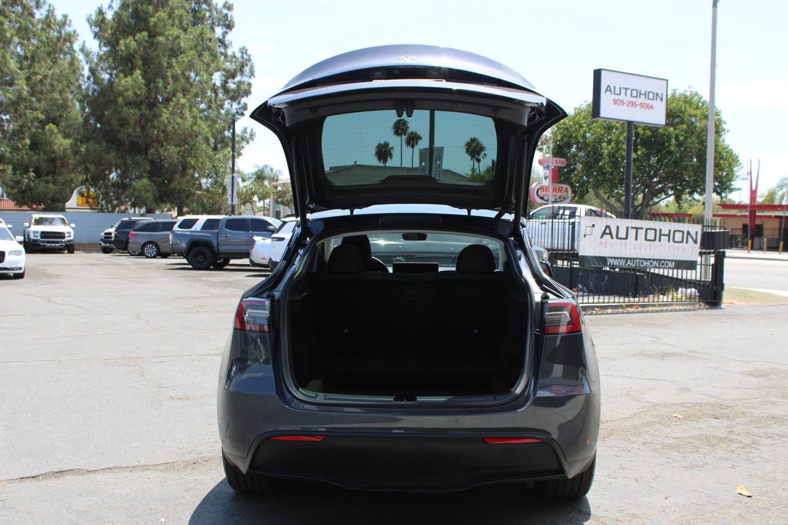 Used 2023 Tesla Model Y Long Range AWD/4WD image 31