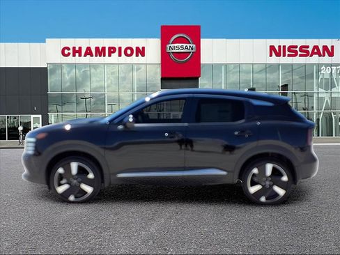 New 2025 Nissan Kicks SR w/ Illumination Package image 3