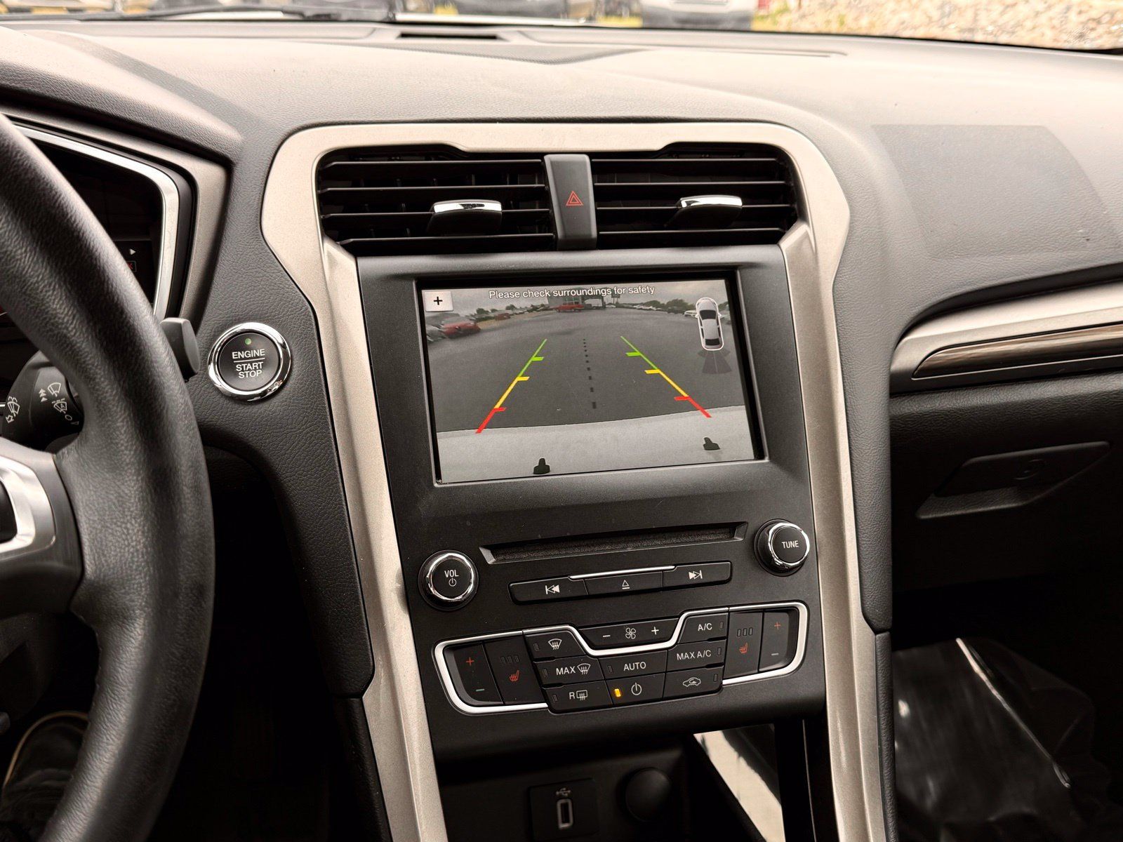Used 2018 Ford Fusion SE w/ Equipment Group 602A FWD image 35