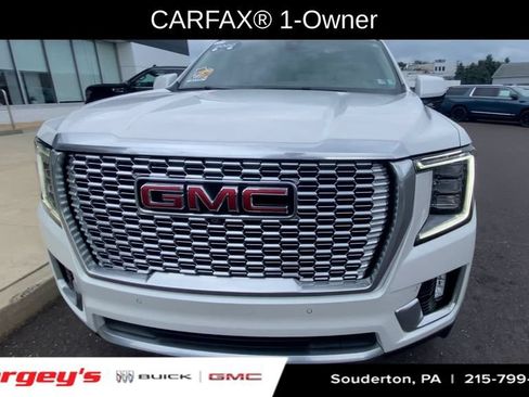 Certified 2022 GMC Yukon XL Denali w/ Denali Premium Package AWD/4WD image 3