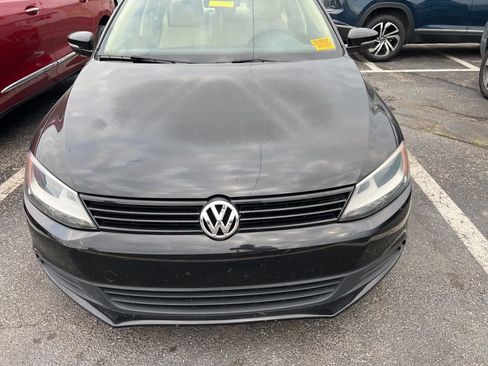 Used 2014 Volkswagen Jetta SE FWD image 2