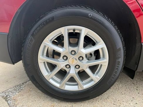 Used 2024 Chevrolet Equinox LT FWD image 11