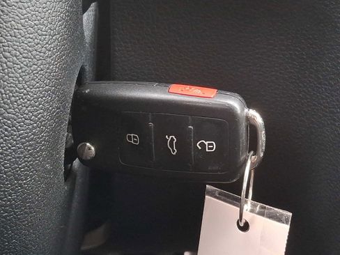 Used 2017 Volkswagen Passat 1.8T R-Line image 19