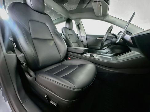 Used 2023 Tesla Model 3 Standard Range RWD image 29