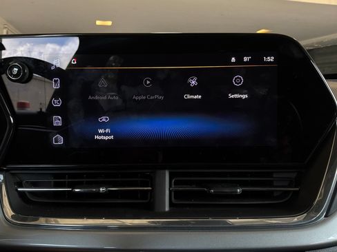 Used 2025 Chevrolet Trax LT w/ LT Convenience Package FWD image 28