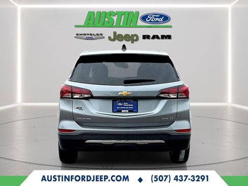 Used 2023 Chevrolet Equinox LT w/ Driver Convenience Package image 3