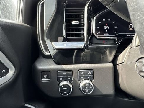 Used 2022 GMC Sierra 1500 SLT w/ SLT Convenience Package image 19