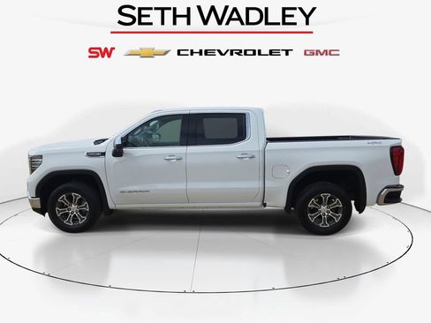 Used 2025 GMC Sierra 1500 SLT AWD/4WD image 4