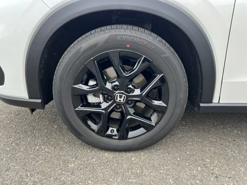 Used 2024 Honda HR-V Sport image 10