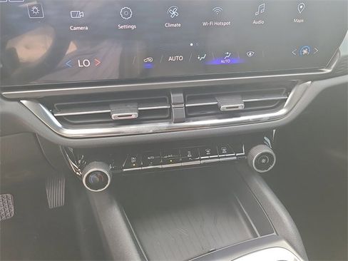 New 2026 Chevrolet Equinox EV LT image 32