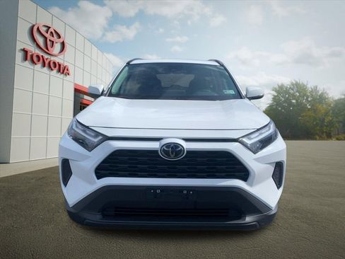 Used 2025 Toyota RAV4 XLE AWD/4WD image 8