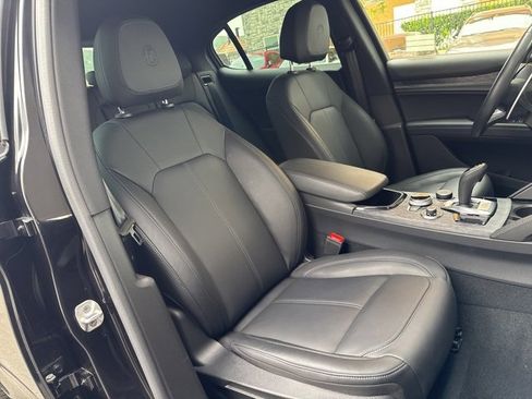 Used 2024 Alfa Romeo Stelvio Sprint image 19