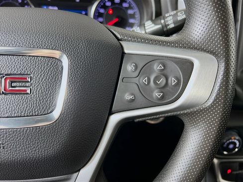 Used 2024 GMC Terrain SLE FWD image 32