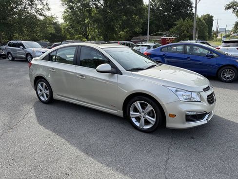 Used 2015 Chevrolet Cruze LT w/ Sun, Sound and Sport Package FWD image 4
