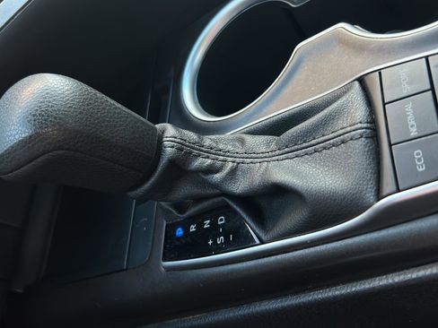 Used 2022 Toyota Camry LE image 22