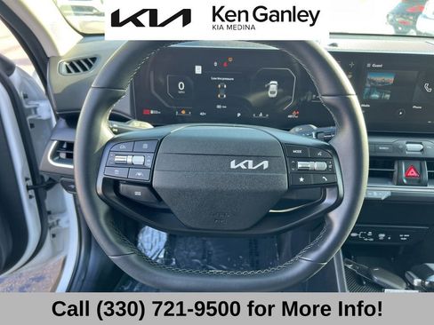 Certified 2025 Kia K4 EX image 34