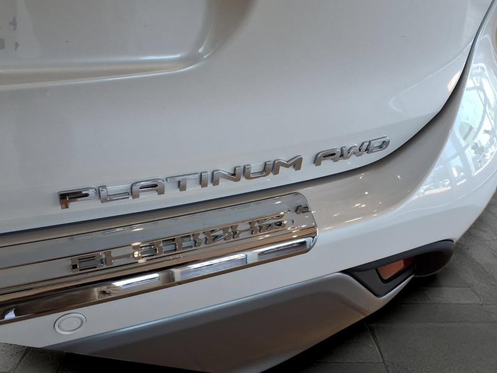 New 2026 Toyota Highlander Platinum AWD/4WD image 9