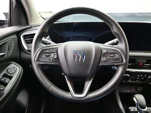 Used 2025 Buick Encore GX Preferred AWD/4WD image 27