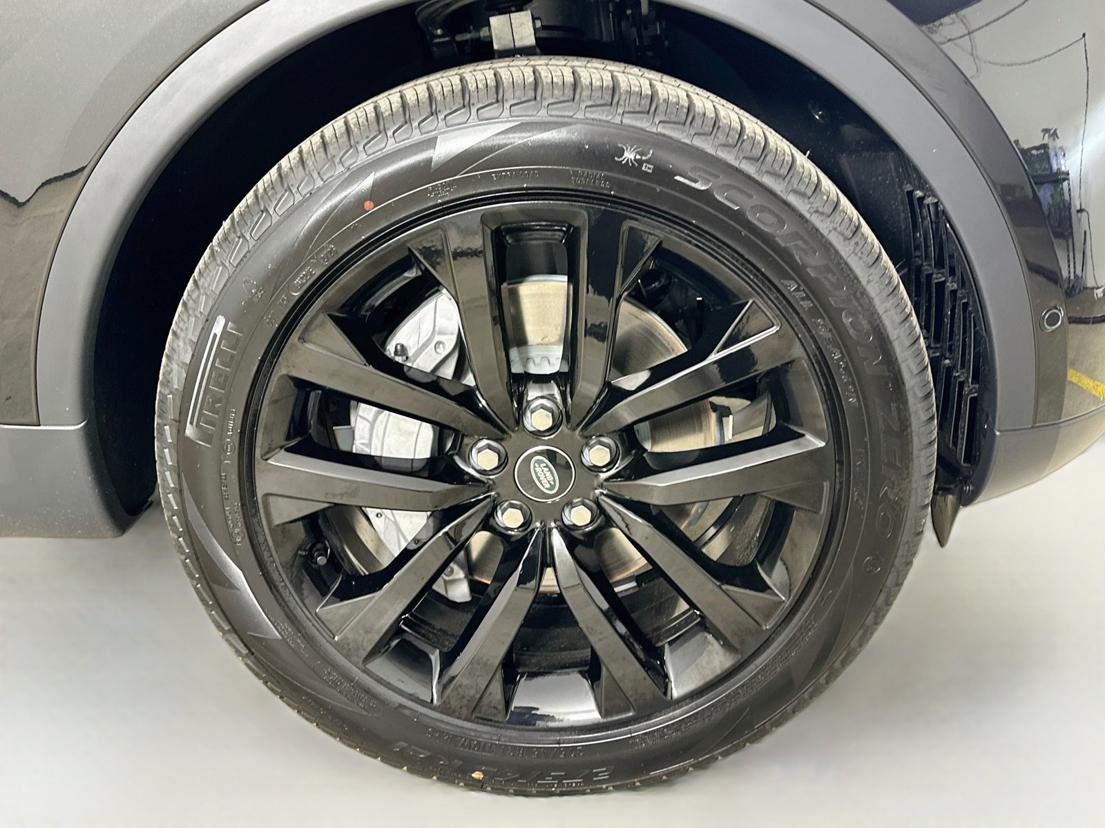 New 2026 Land Rover Discovery S AWD/4WD image 10