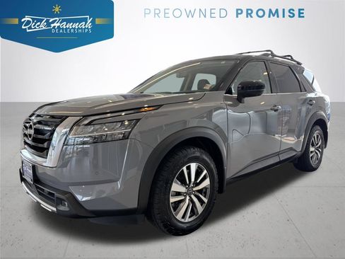 Used 2022 Nissan Pathfinder SL AWD/4WD image 1