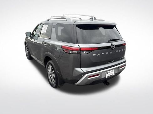 Used 2024 Nissan Pathfinder SL AWD/4WD image 3
