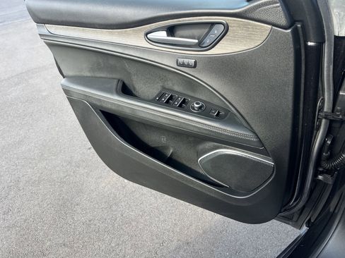 Used 2022 Alfa Romeo Stelvio Ti image 17