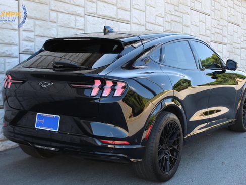 Used 2021 Ford Mustang Mach-E Premium image 7