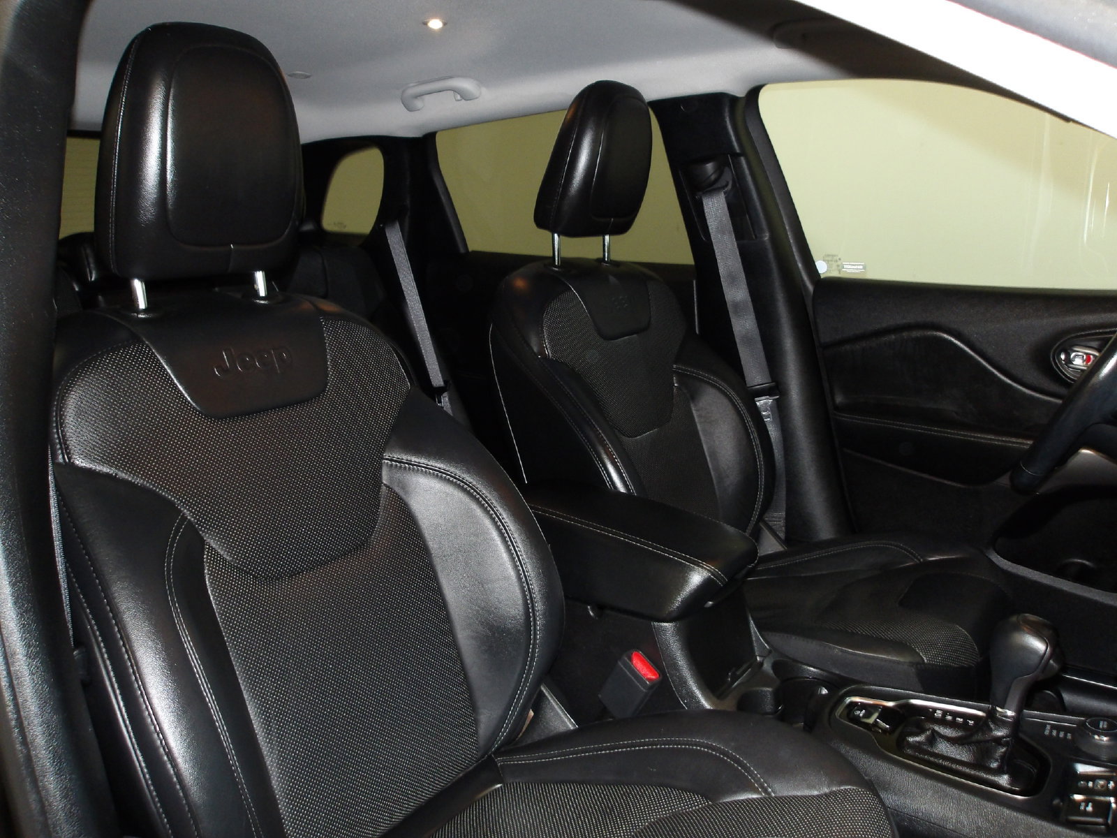 Used 2020 Jeep Cherokee Limited AWD/4WD image 17
