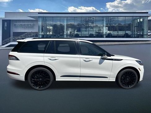 New 2026 Lincoln Aviator Reserve w/ Jet Appearance Package AWD/4WD image 8