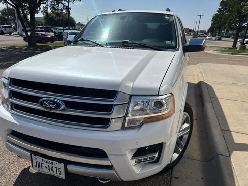 Used 2017 Ford Expedition Platinum AWD/4WD image 5