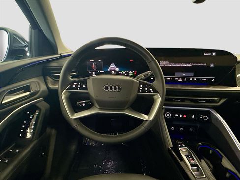 Certified 2025 Audi Q5 Premium w/ Convenience Package AWD/4WD image 11