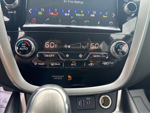 Used 2018 Nissan Murano SV image 36
