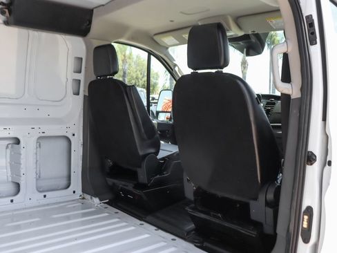 Used 2024 Ford Transit 250 Low Roof RWD image 12