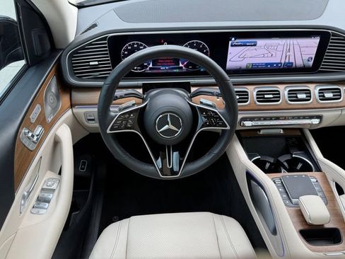 Used 2024 Mercedes-Benz GLE 350 4MATIC w/ AMG Line Exterior image 29
