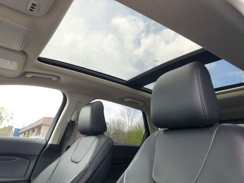 Used 2020 Ford Edge Titanium AWD/4WD image 15