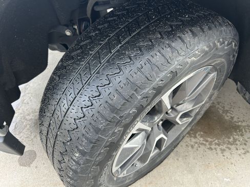 Used 2019 Chevrolet Silverado 1500 Custom w/ Custom Convenience Package image 10