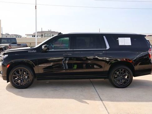 Used 2023 Chevrolet Suburban High Country w/ Max Trailering Package image 4