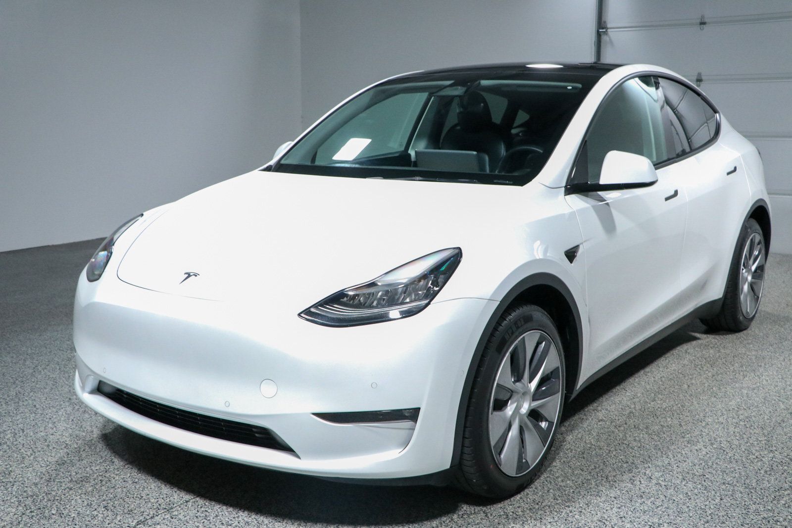 Used 2021 Tesla Model Y Long Range AWD/4WD image 26