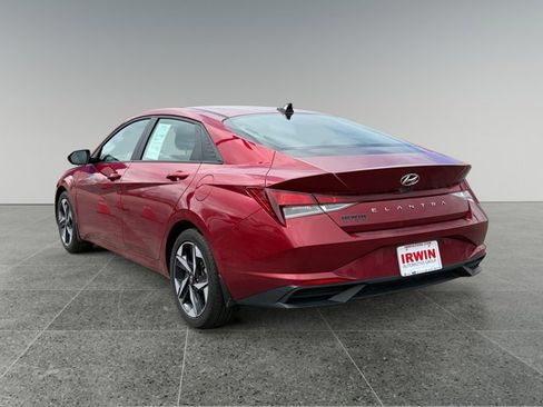 Certified 2023 Hyundai Elantra SEL w/ Convenience Package FWD image 3