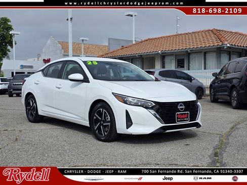 Used 2025 Nissan Sentra SV FWD image 1