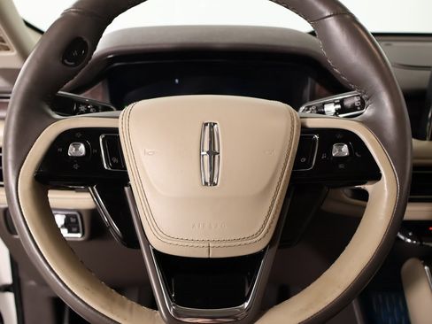 Used 2022 Lincoln Aviator Reserve w/ Equipment Group 201A image 3
