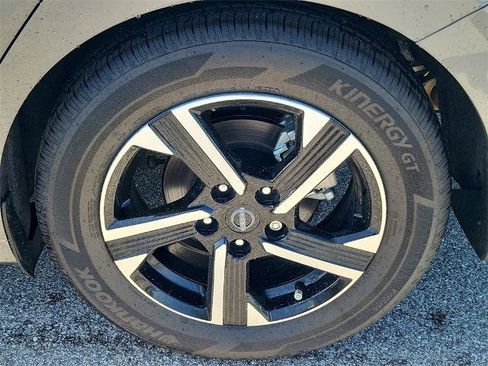 Certified 2025 Nissan Sentra SV image 12