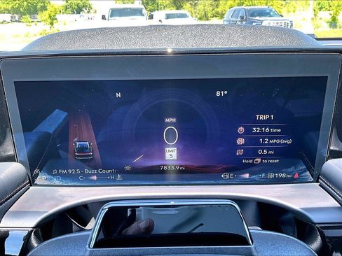 Used 2025 Lincoln Aviator AWD image 21